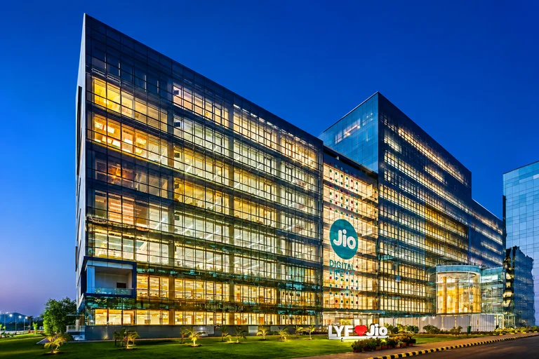 Financial Services Stock Jumps Over 5% After 63% Revenue Growth and 47% Profit Rise