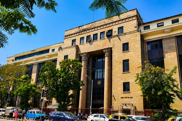 India Banking Deposits Jump ₹11 Trillion to Record ₹269.4 Trillion as Foreign Inflows Surge